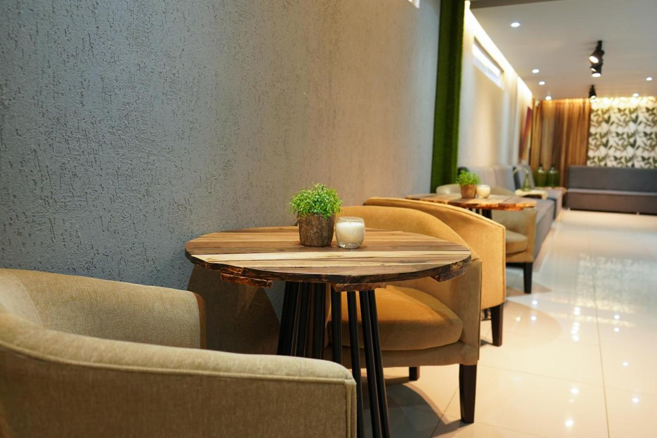 Hotel City Posadas Eksteriør bilde